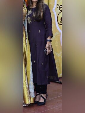 Salwar Kameez Deep Purple Straight Kurta with Gold Embroidery